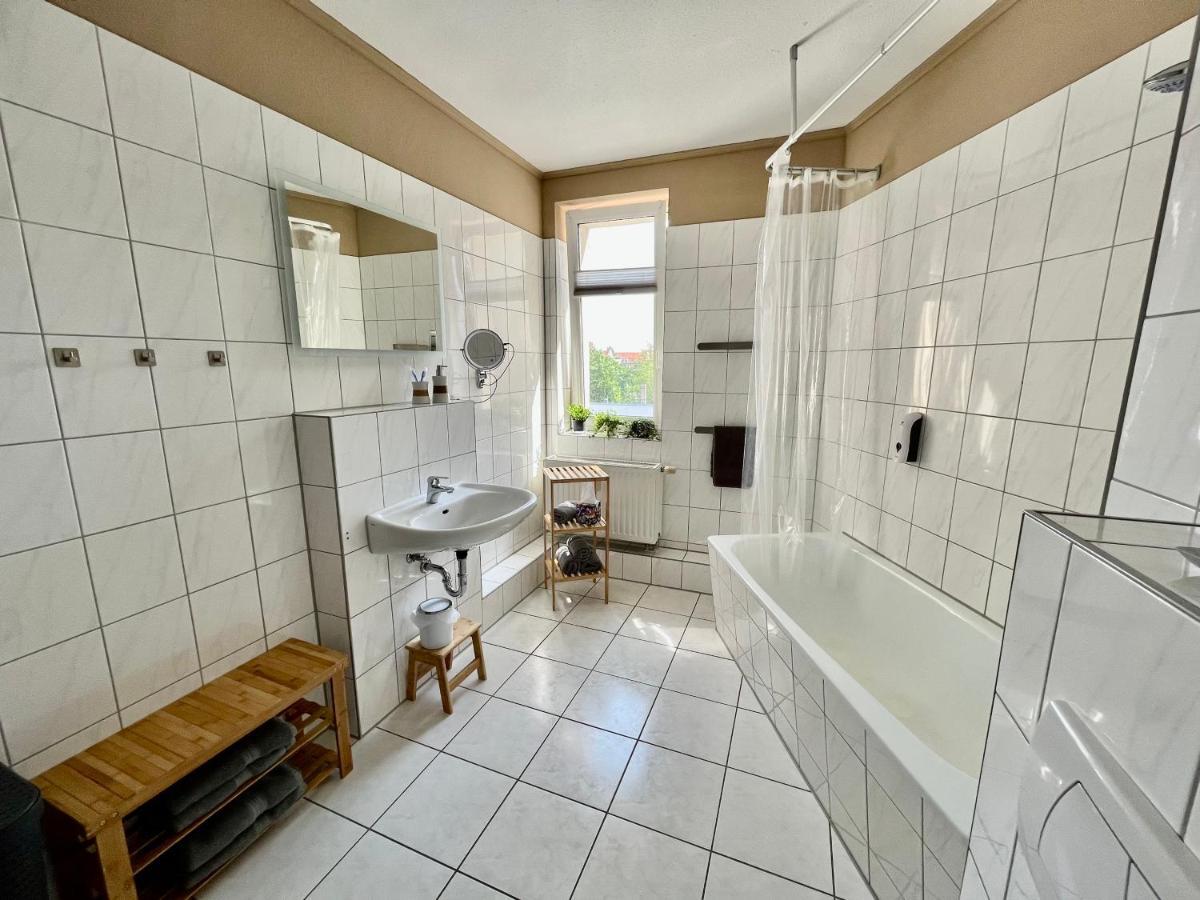 Purer Luxus Mit 2 Schlafzimmern, Balkon Und Privat-Parkplatz Leipzig Exteriör bild